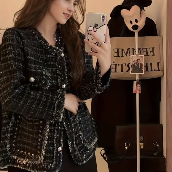 498. Stylish Plaid Long Sleeve Cardigan - Chic Button Front, Raw Trim, Dual - Picture 3 of 3